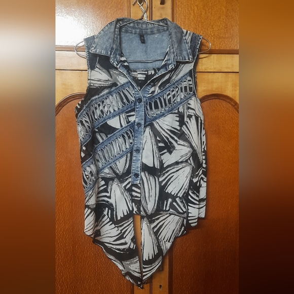 Tops - Beautiful Tie-Knot Shirt Top